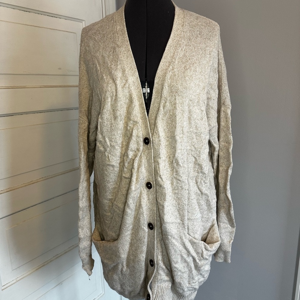 Cream colored Madewell sweater, size small.